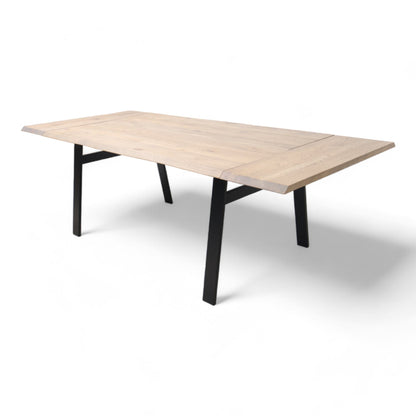 Ubrukt | Saari Spisebord fra A-Møbler