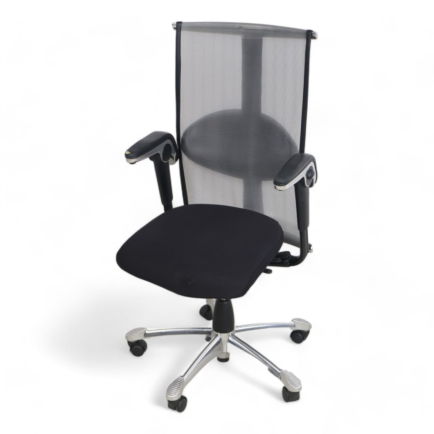 Nyrenset | Håg H09 kontorstol med armlener og hjul