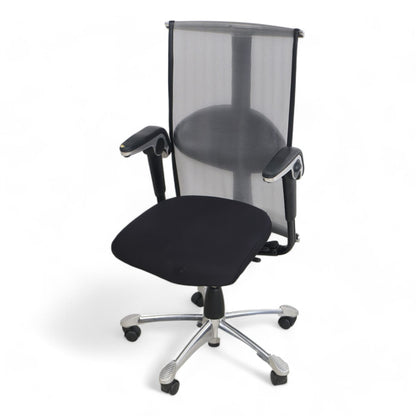 Nyrenset | Håg H09 kontorstol med armlener og hjul