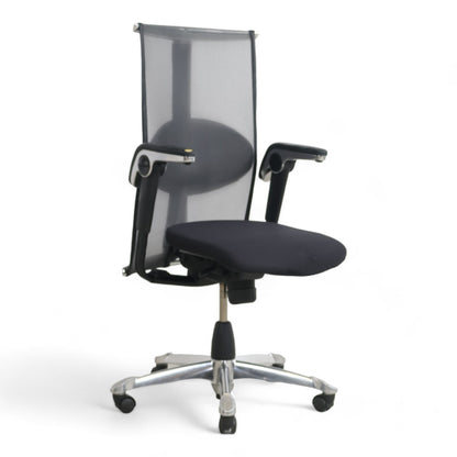 Nyrenset | Håg H09 kontorstol med armlener og hjul