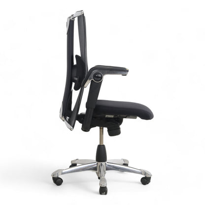 Nyrenset | Håg H09 kontorstol med armlener og hjul