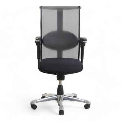 Nyrenset | Håg H09 kontorstol med armlener og hjul