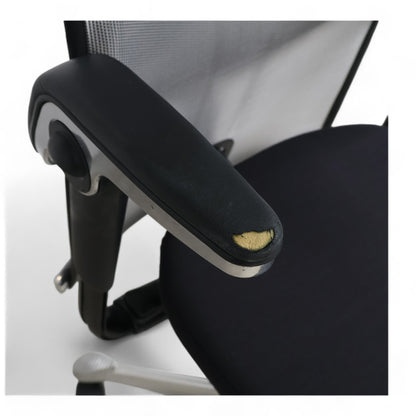 Nyrenset | Håg H09 kontorstol med armlener og hjul