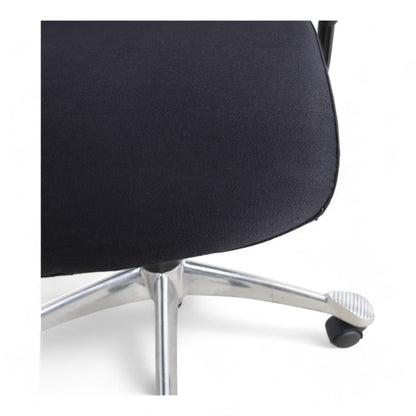 Nyrenset | Håg H09 kontorstol med armlener og hjul