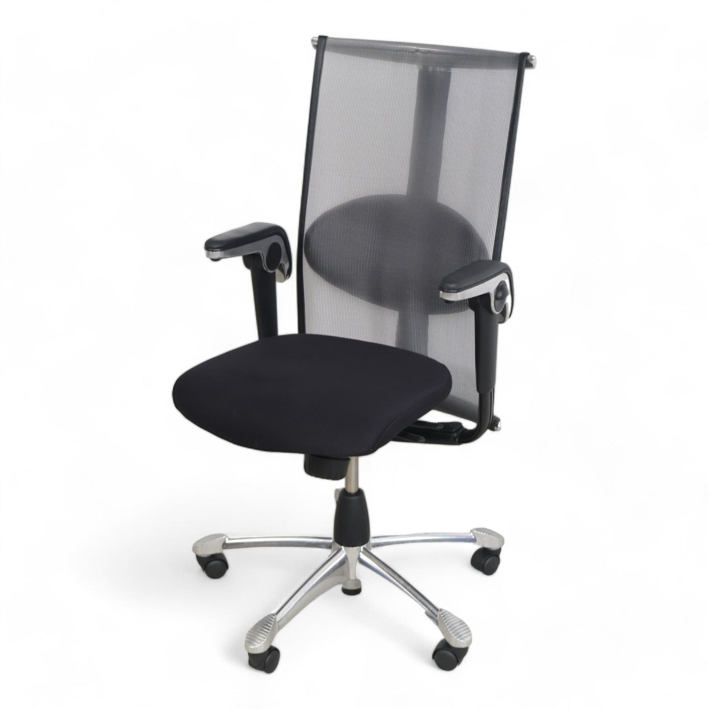 Nyrenset | Håg H09 kontorstol med armlener og hjul