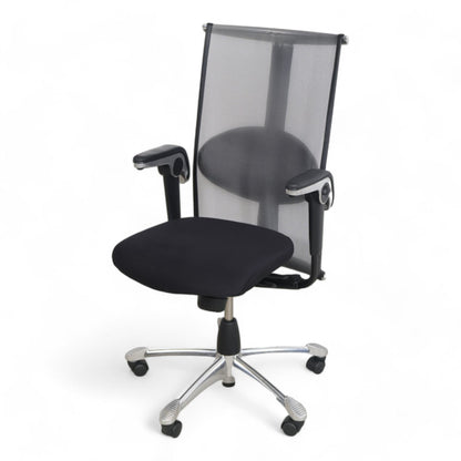 Nyrenset | Håg H09 kontorstol med armlener og hjul