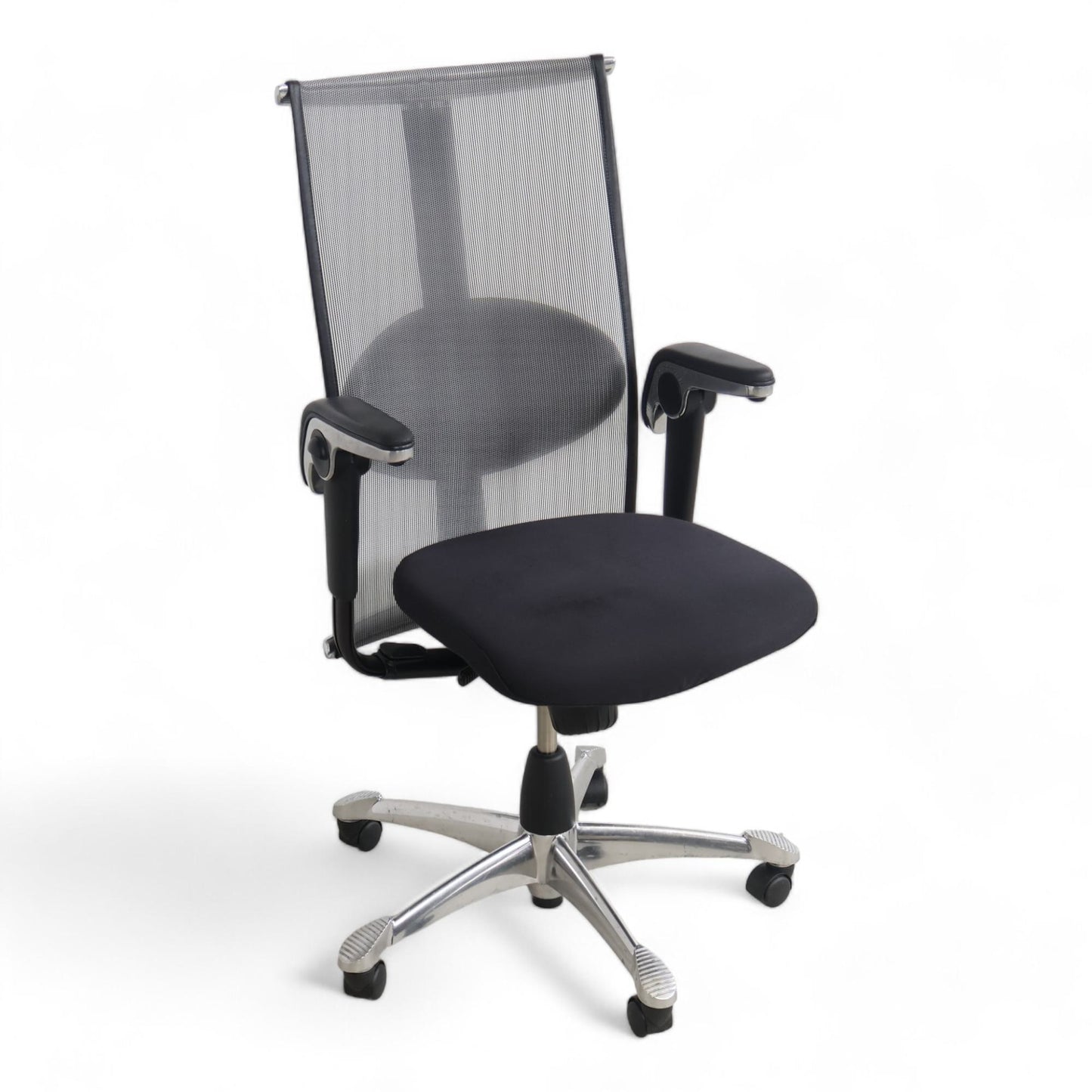 Nyrenset | Håg H09 kontorstol med armlener og hjul