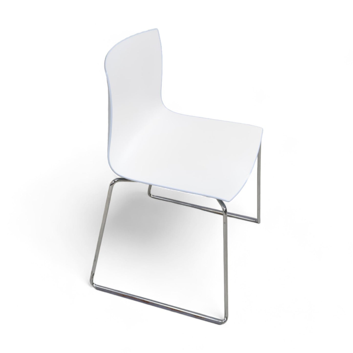 Møtestoler med blå rygg fra Arper