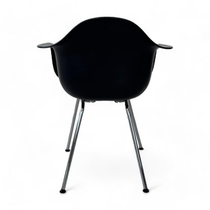 Sort Eames Plastic Armchair RE DAX