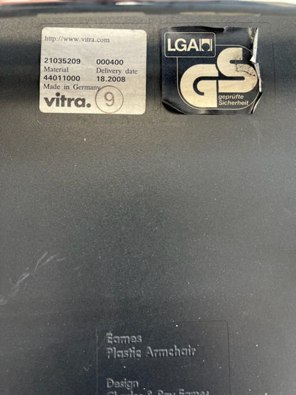 Sort Eames Plastic Armchair RE DAX