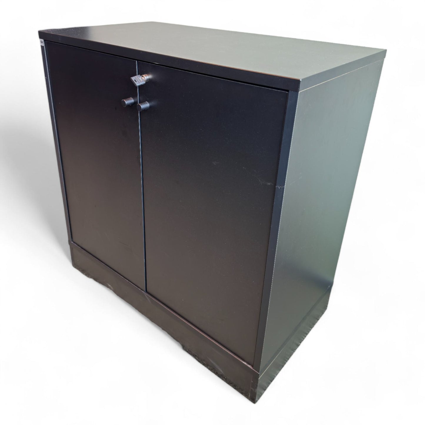 Sorte lave skap fra SA Møbler