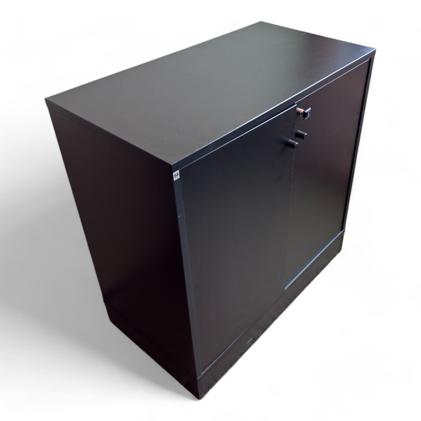 Sorte lave skap fra SA Møbler