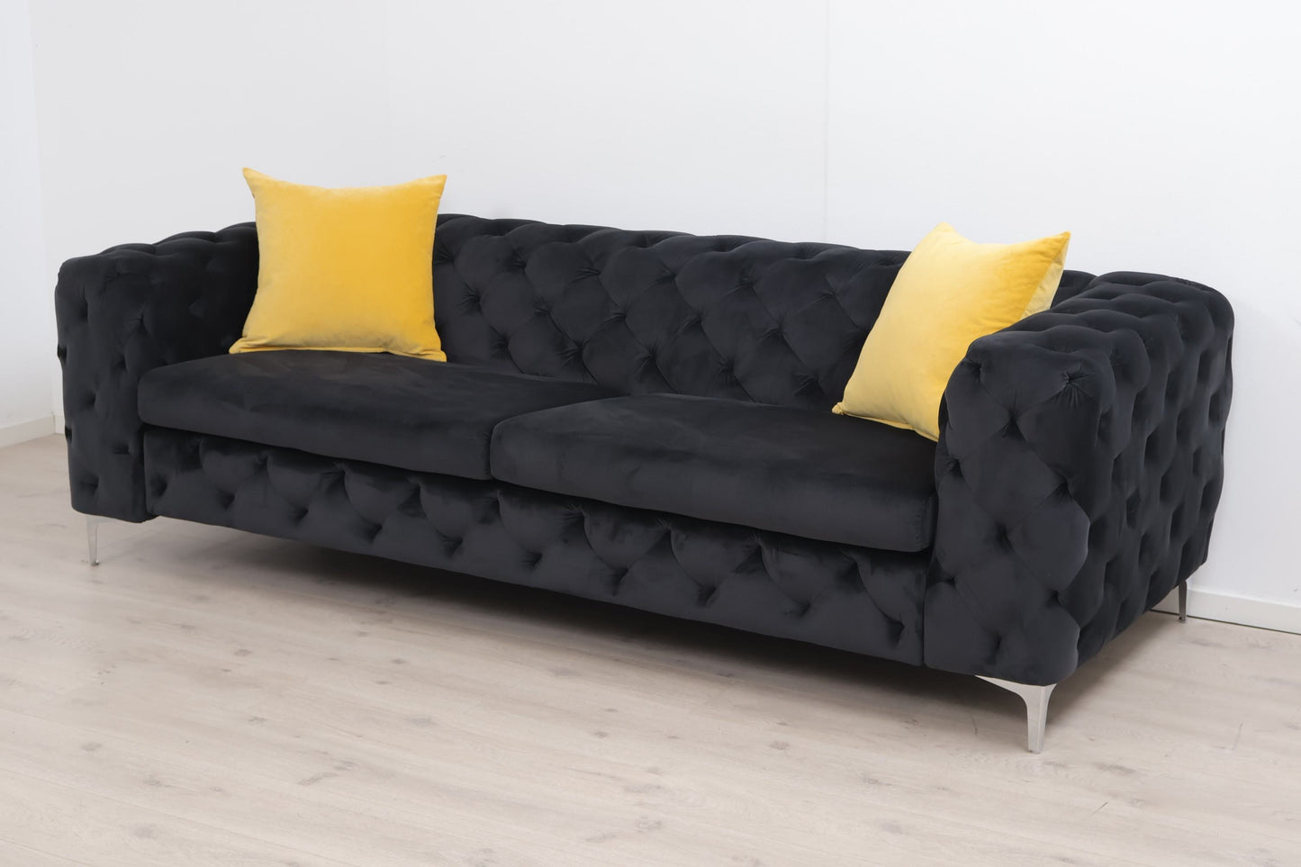 Nyrenset | A-møbler Bella 3-seter sofa i sort velur