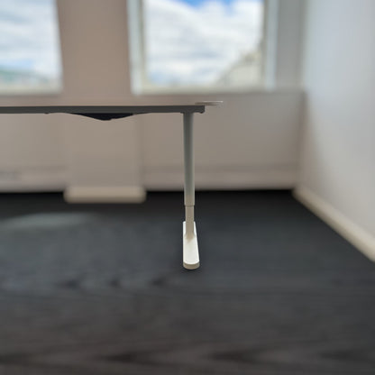 160x80 cm, IKEA Bekant manuelt hev/senk skrivebord i hvit
