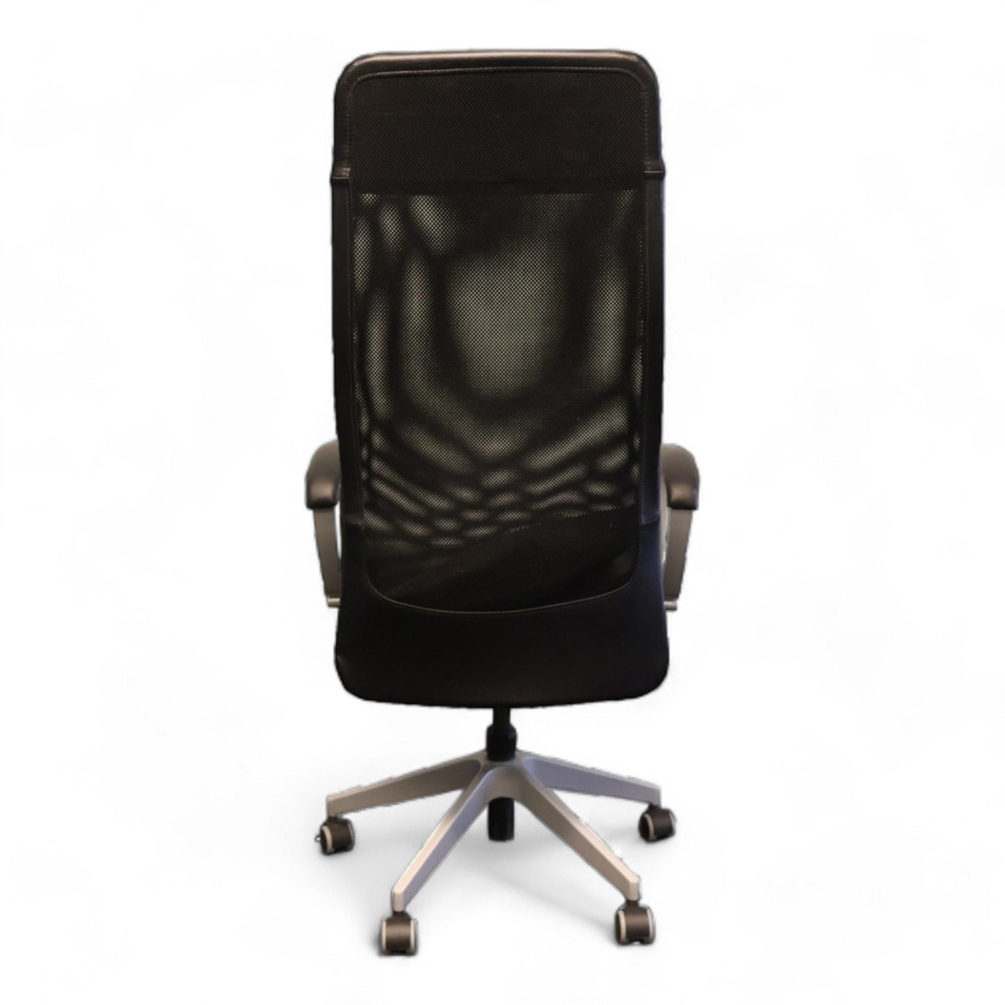 Markus kontorstol fra IKEA i sort skinn