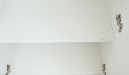 IKEA platsa skap med gullhåndtak