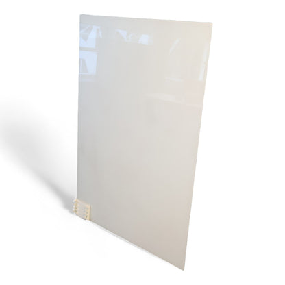Vegghengt whiteboard med glassplate