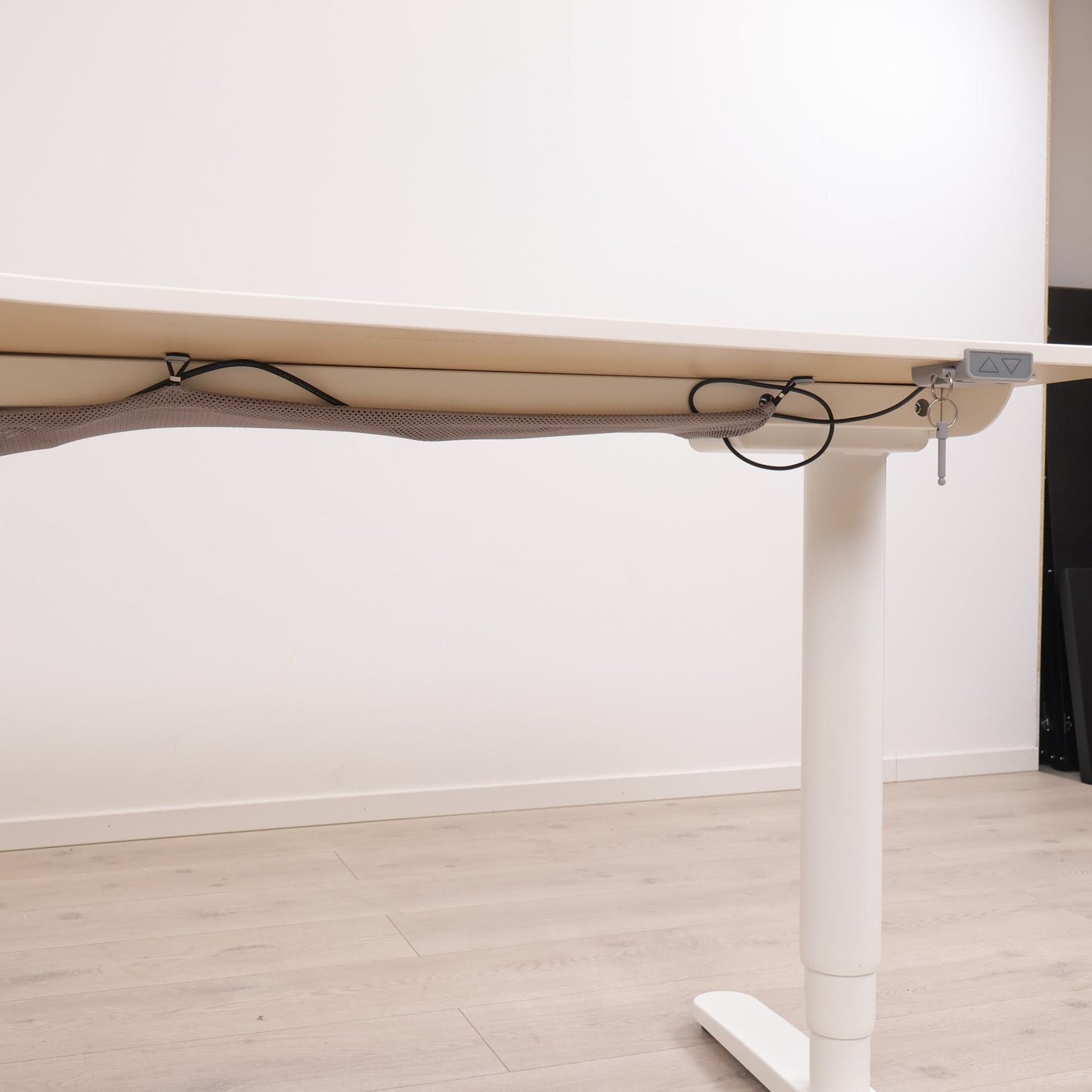 160x110 cm, IKEA Bekant elektrisk hev/senk skrivebord