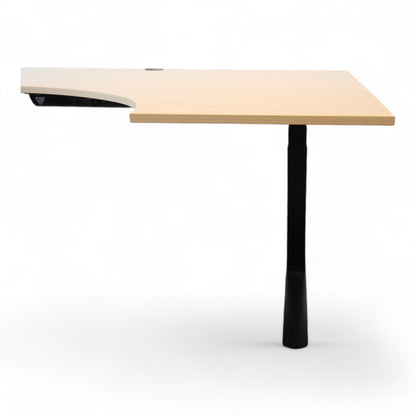 Kinnarps elektrisk hev/senk skrivebord, høyresving. 180 cm