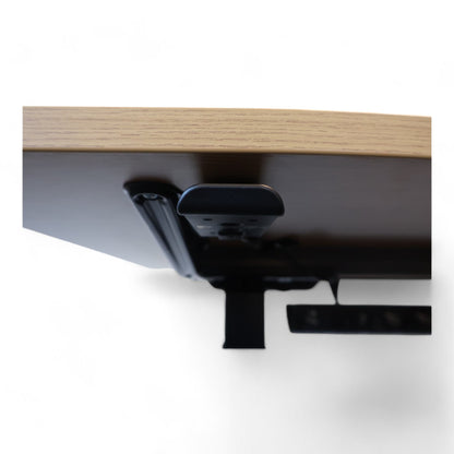 Kinnarps elektrisk hev/senk skrivebord, høyresving. 180 cm