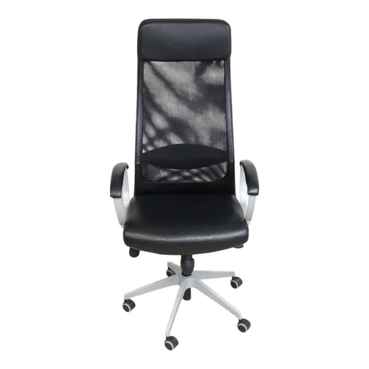 Markus kontorstol fra IKEA, skinnstoff