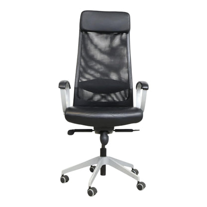 Markus kontorstol fra IKEA, skinnstoff