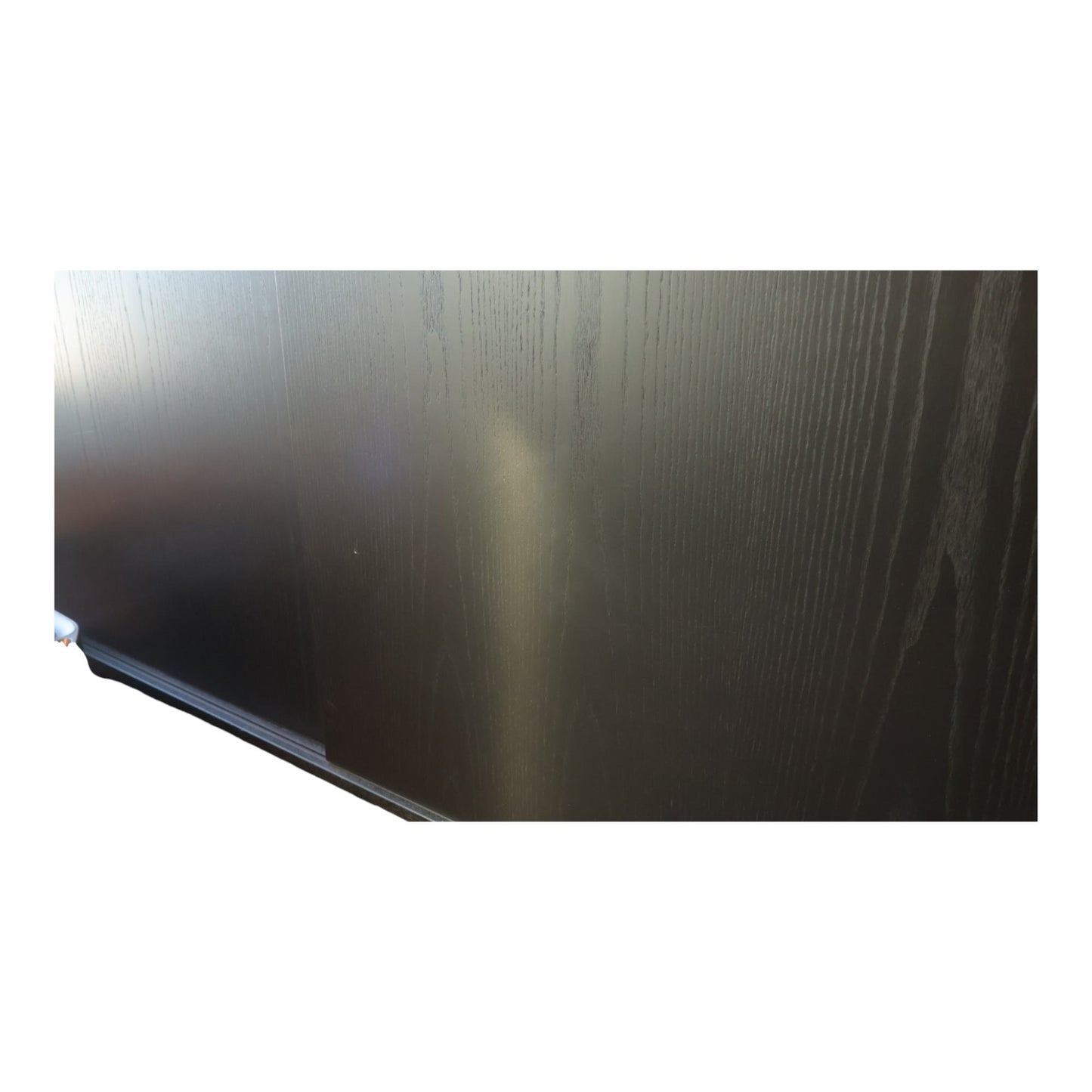 Sort skap m/ skyvedører og lås