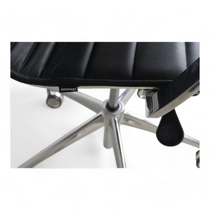 Emmegi kontorstol i skinn