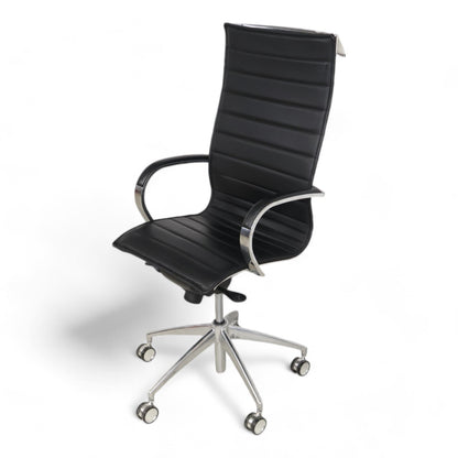 Emmegi kontorstol i skinn