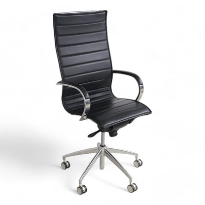 Emmegi kontorstol i skinn