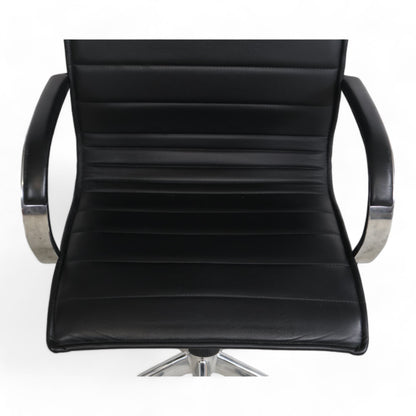 Emmegi kontorstol i skinn