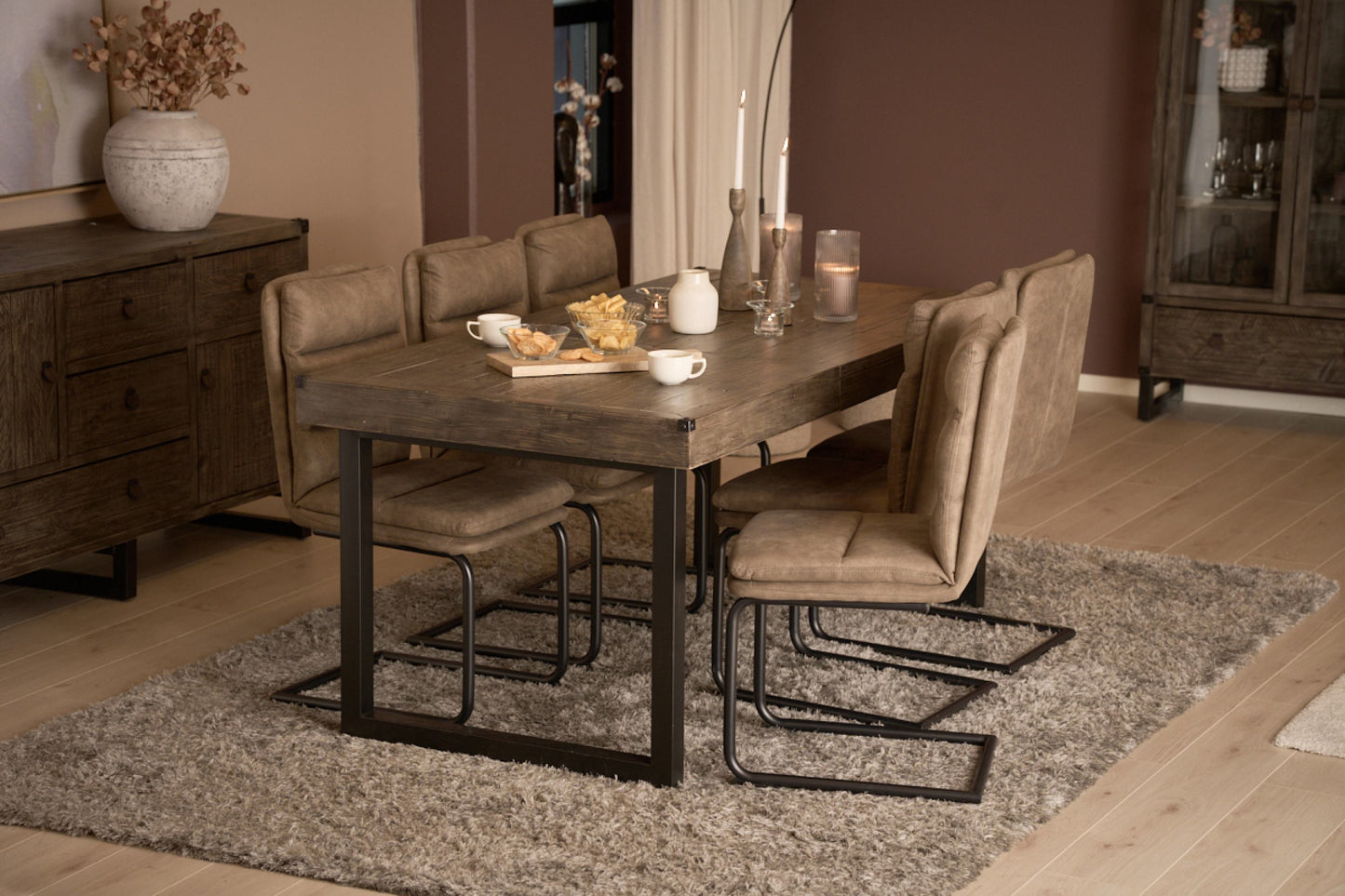 Woodenforge spisebord fra A-Møbler