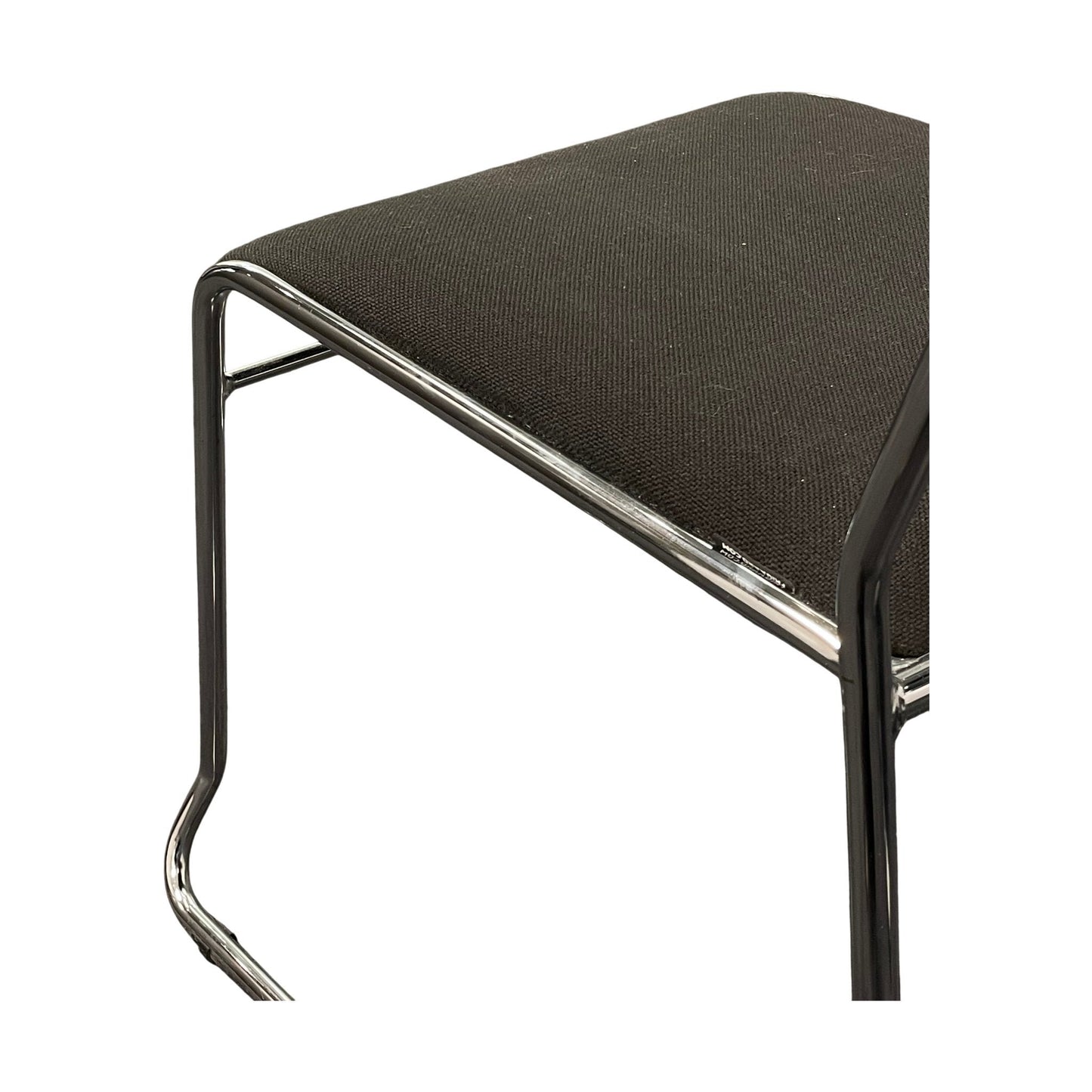 Stablebar konferansestol fra Frigaard, svart stoff, stablebar