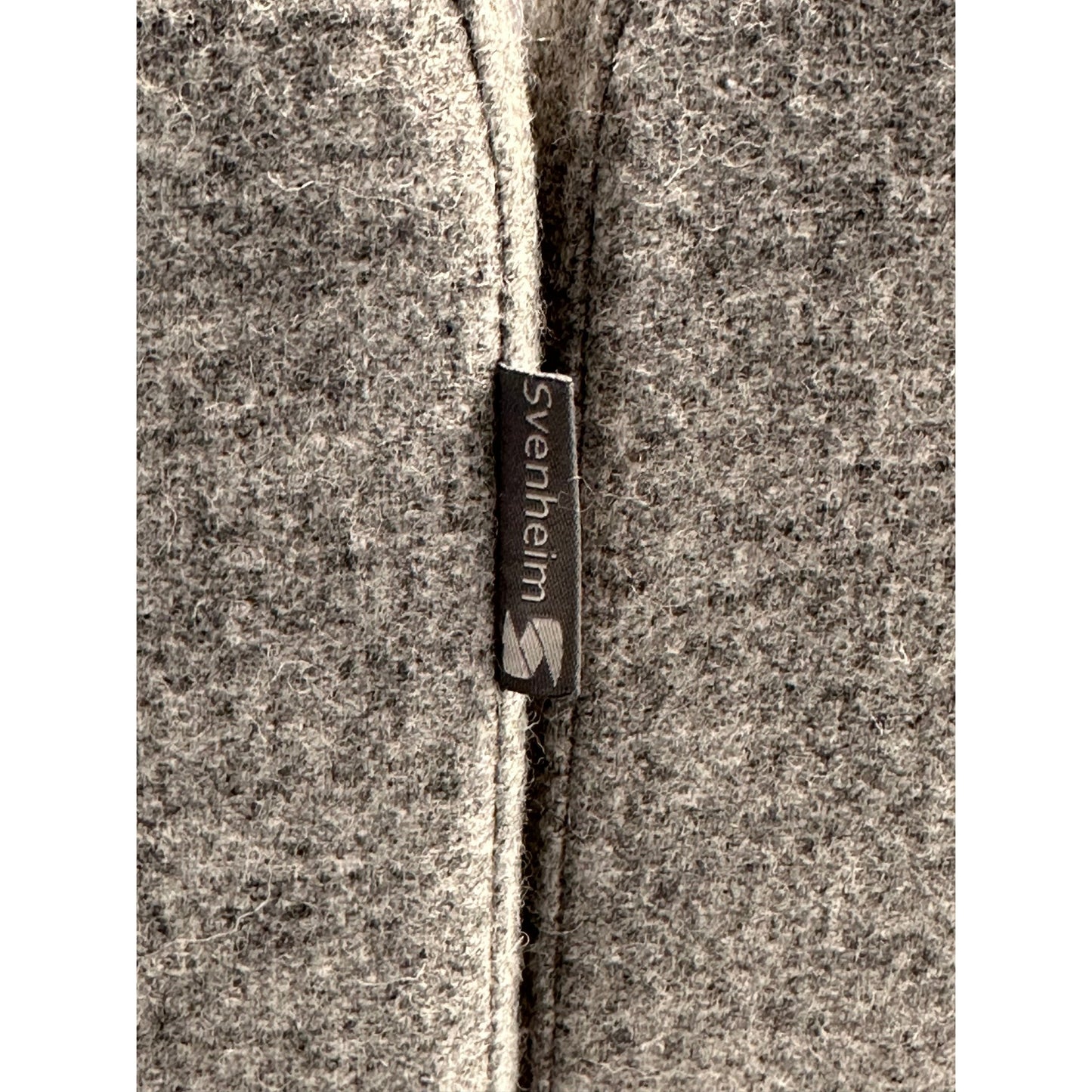 Elektrisk hev/senk skrivebord inkludert bordskillevegg, 160x80 cm