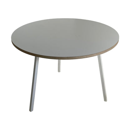 Loop Stand Round Table spisebord fra HAY, 105x75 cm, hvit laminat