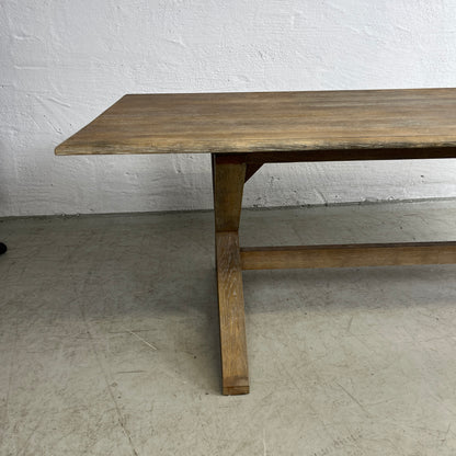 Retro spisebord i naturlig tre