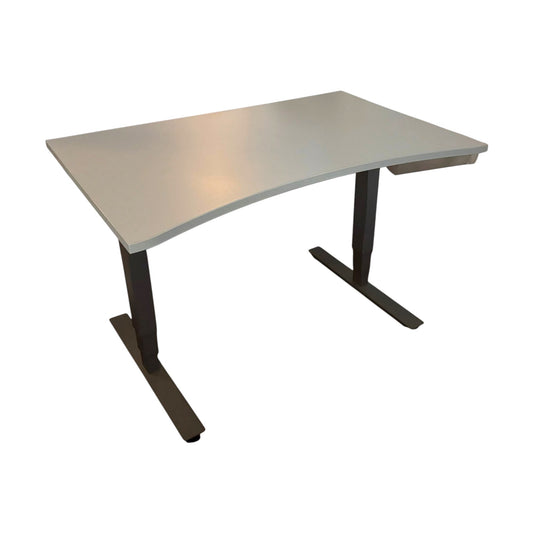 Elektrisk hev/senk skrivebord med magebue, 120cm