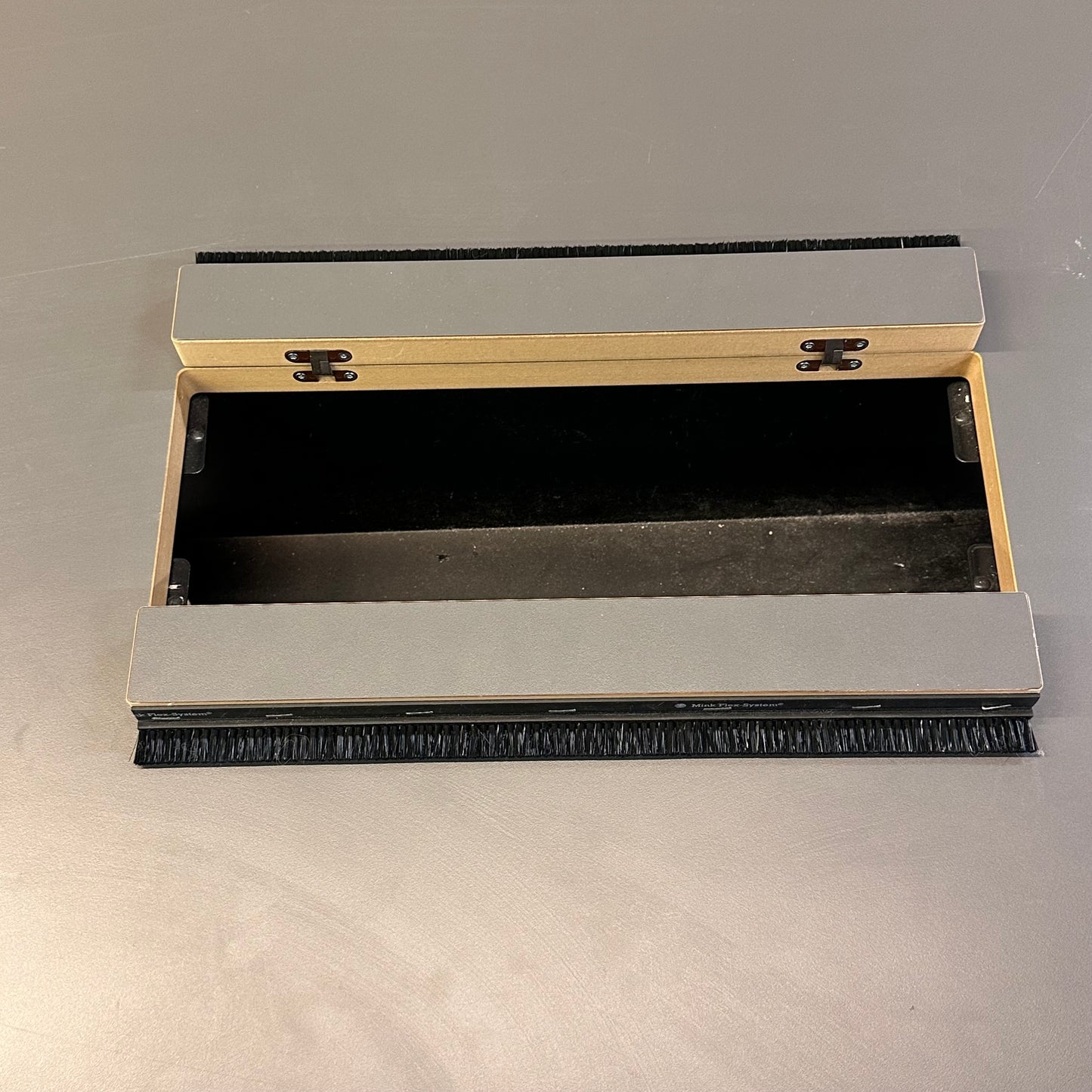 Ovalt møtebord i grå, 180x100 cm