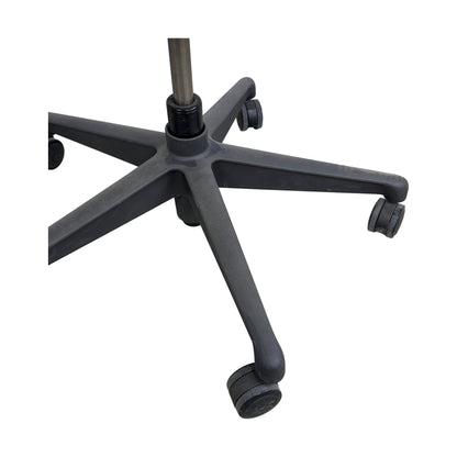 Aeron kontorstol fra Herman Miller, grå