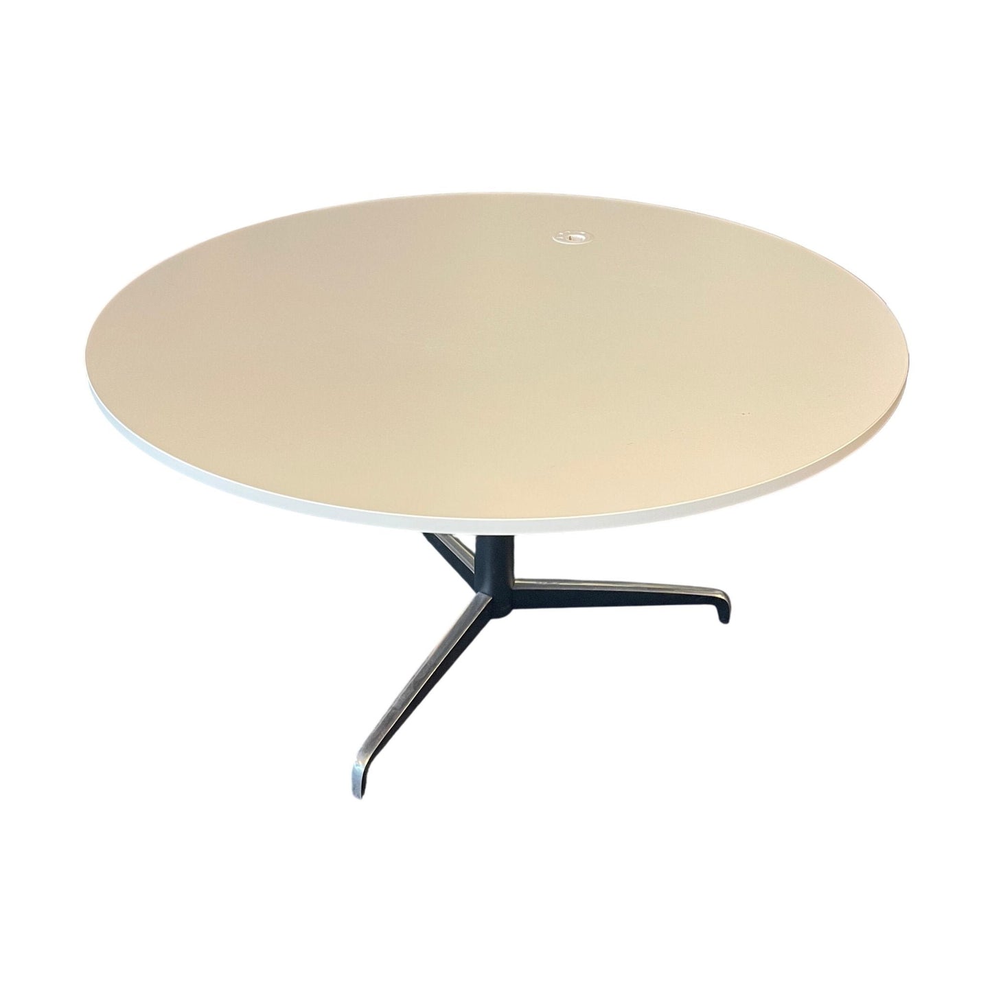 Møtebord Ø140, hvit laminat