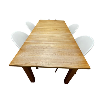 Utrekkbart møtebord tre