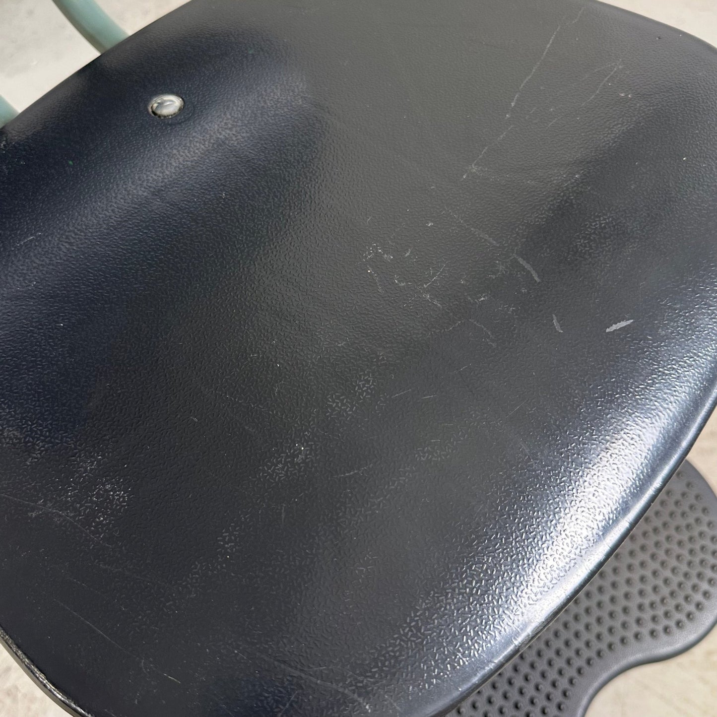 Casper elevstol fra Kinnarps, grønn ramme