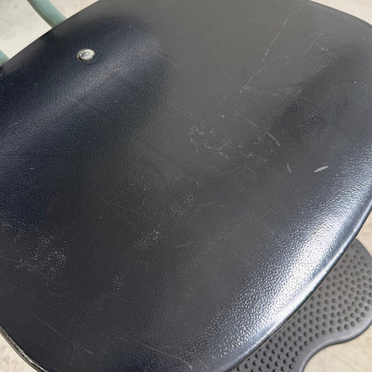 Casper elevstol fra Kinnarps, grønn ramme