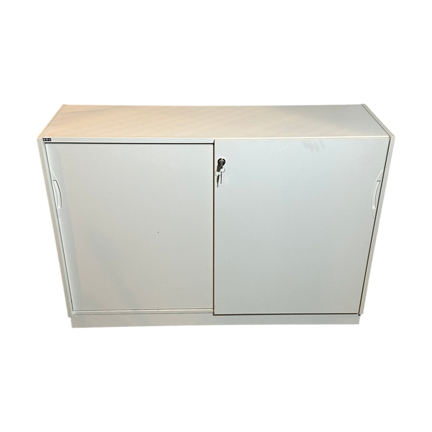 Skap med skyvedører fra EFG, hvit, 120x40x80 cm