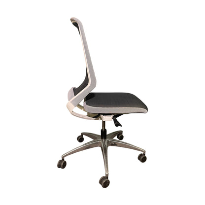 Esencia Drabert kontorstol fra Kinnarps, hvit og grå