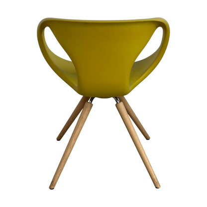 UP møteromsstol fra Tonon, sennepsgul