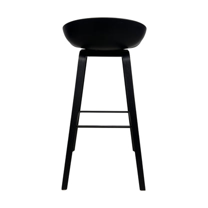 HAY About a stool barstol i svart, eikefiner