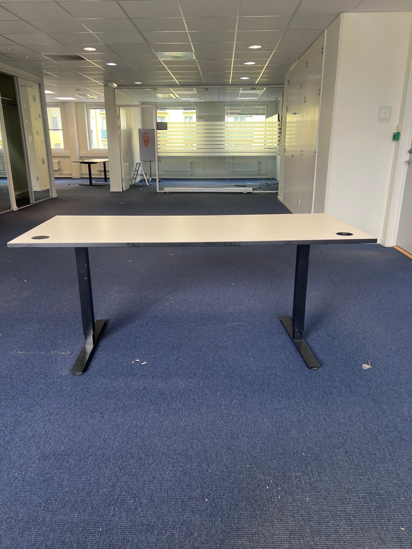 Elektrisk hev/senk skrivebord, 180x80 cm, hvit, Edsbyn