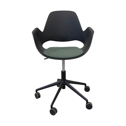 Falk møteromsstol fra HOUE, hev/senk funksjon