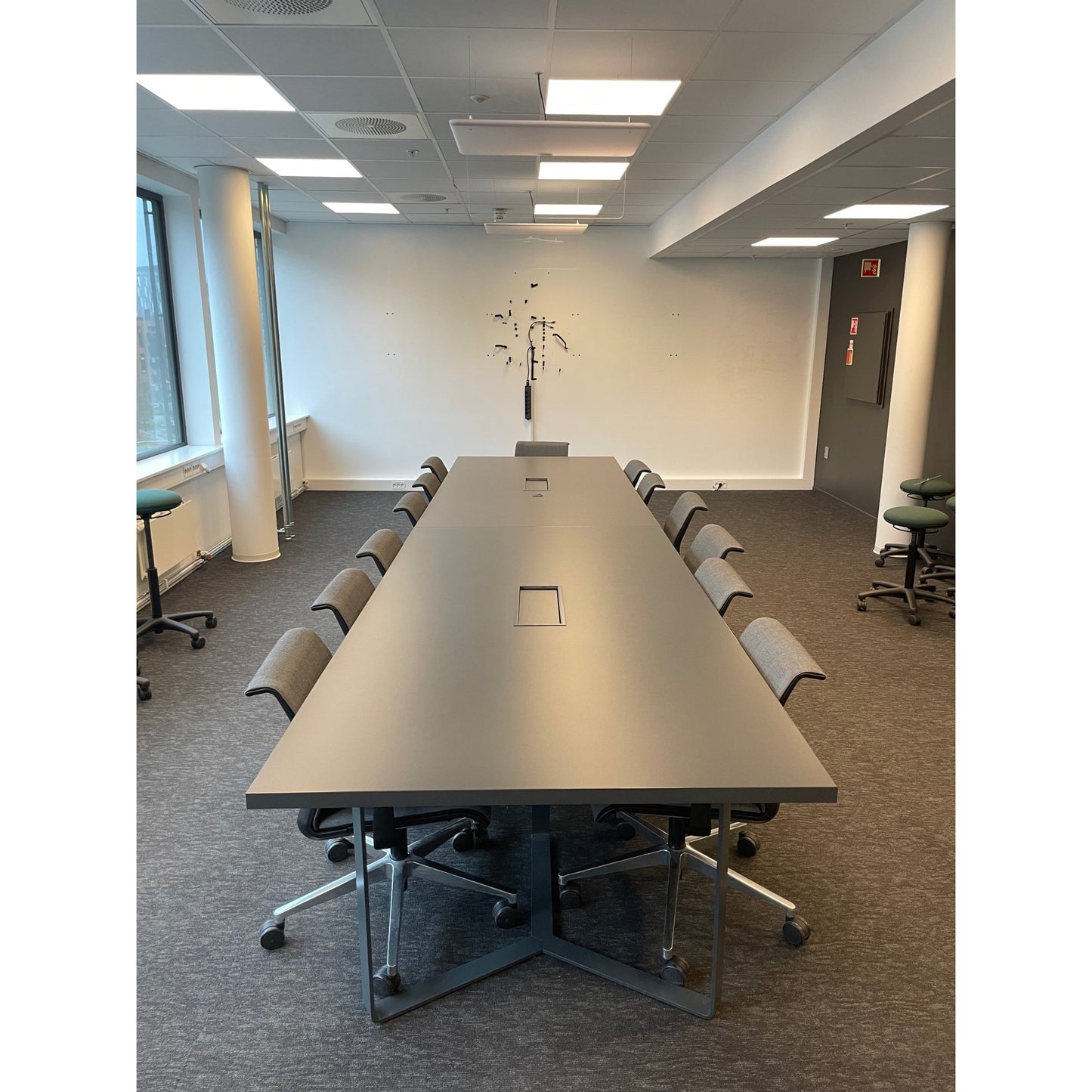 Narbutas Plana møtebord, mørk grå, 480x120 cm